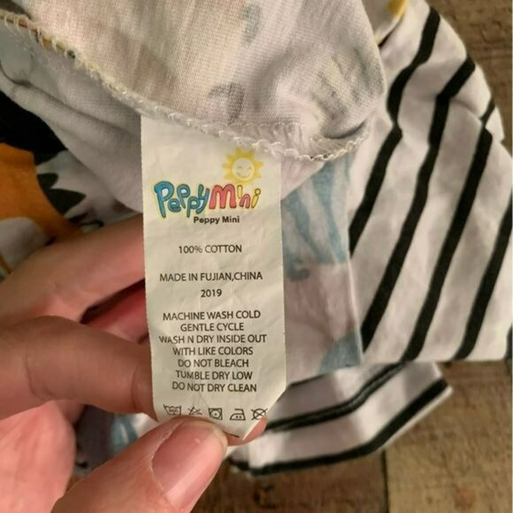 Peppy Mini baby dinosaur one piece with snap opening in back -3M - Picture 5 of 7